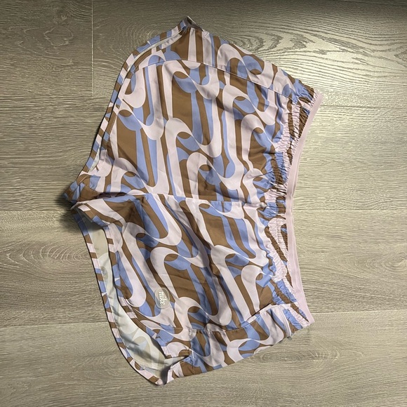 Nike Tempo Luxe Running Shorts Women’s XL Logo Print NWOT - Picture 2 of 5